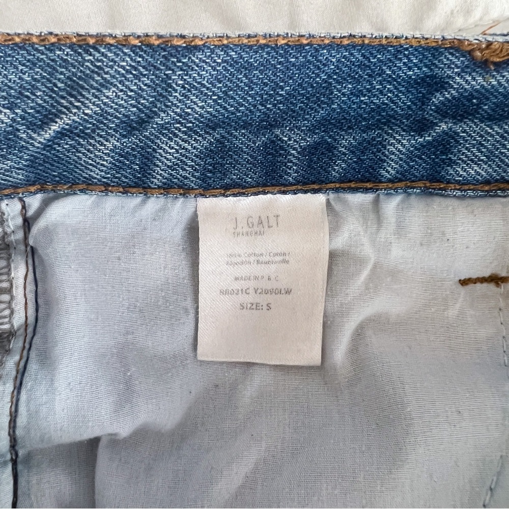 Brandy Melville Light Wash Denim Cutoff Shorts - Picture 6 of 6